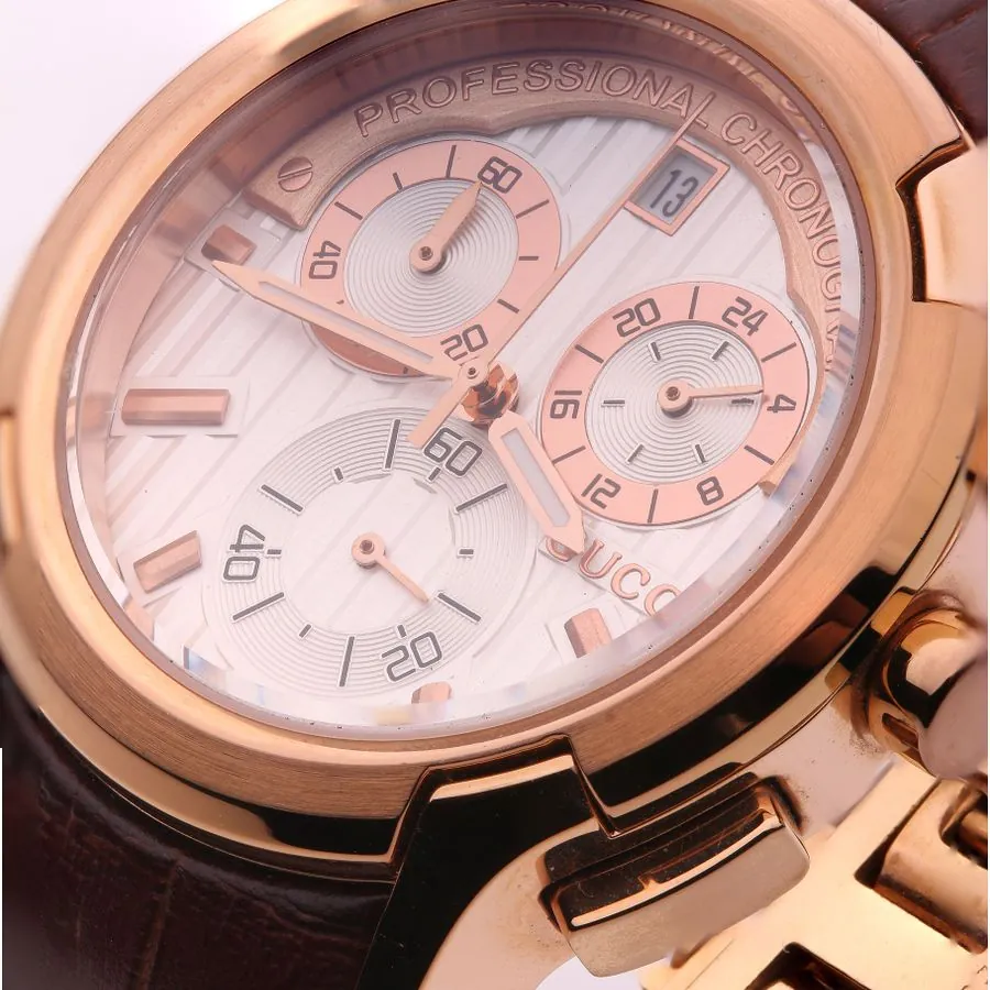 Reloj cronógrafo dorado